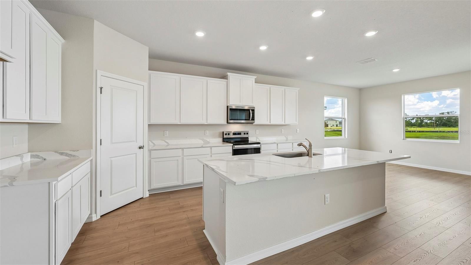 Single Family Residence at 10444 WOODLAND GARDEN WAY, PARRISH, photo 4 of 45