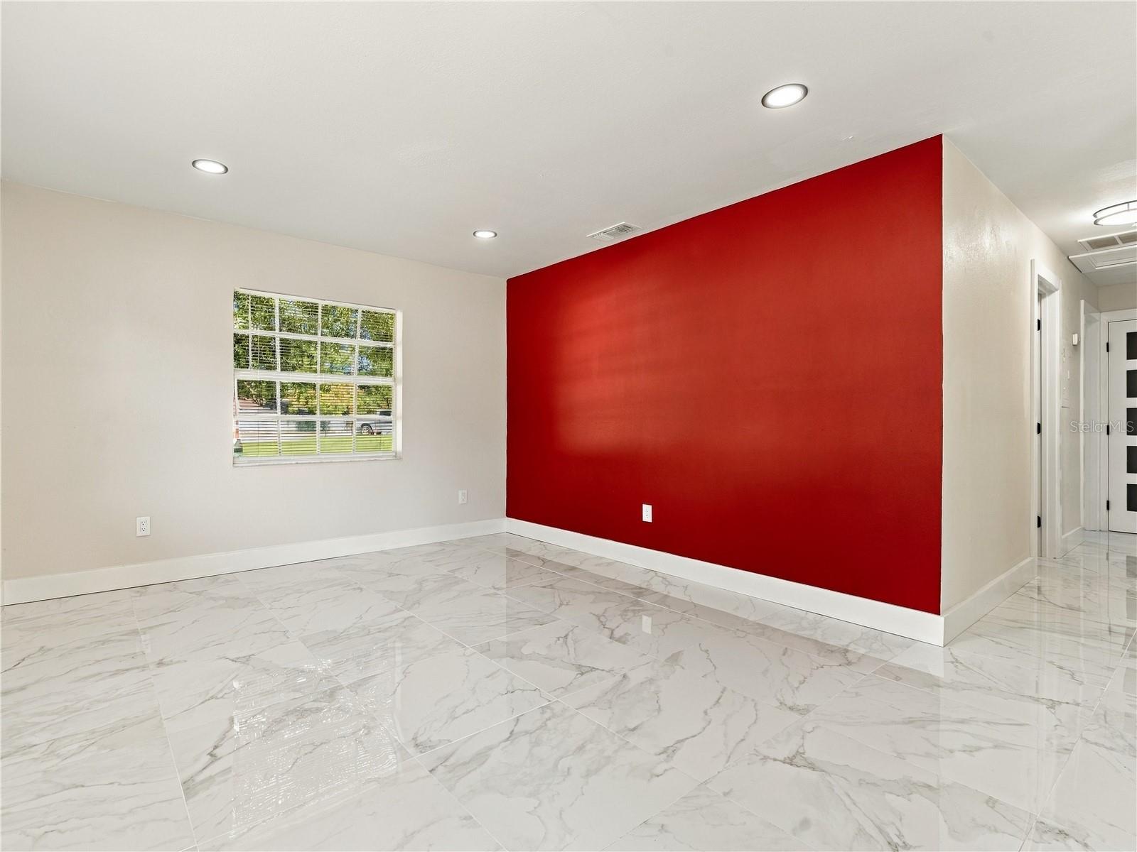 Single Family Residence at 1507 W PERDIZ ST, TAMPA, photo 6 of 37