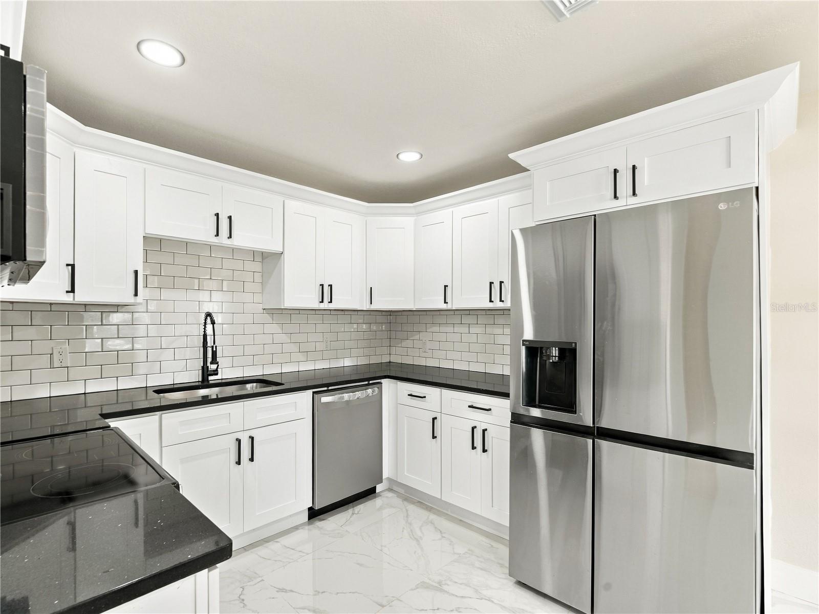 Single Family Residence at 1507 W PERDIZ ST, TAMPA, photo 11 of 37