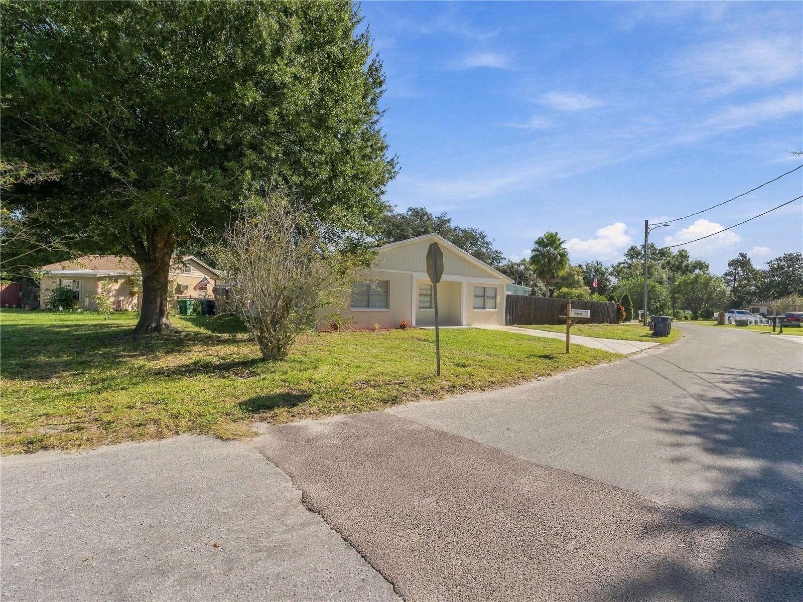 Single Family Residence at 1507 W PERDIZ ST, TAMPA, photo 35 of 37