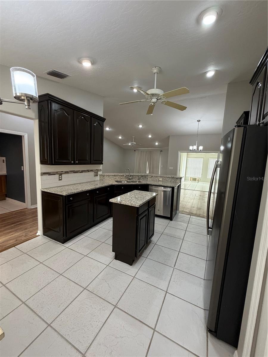 Kitchen with Island - 1019 GARDENIA ST, SEBASTIAN