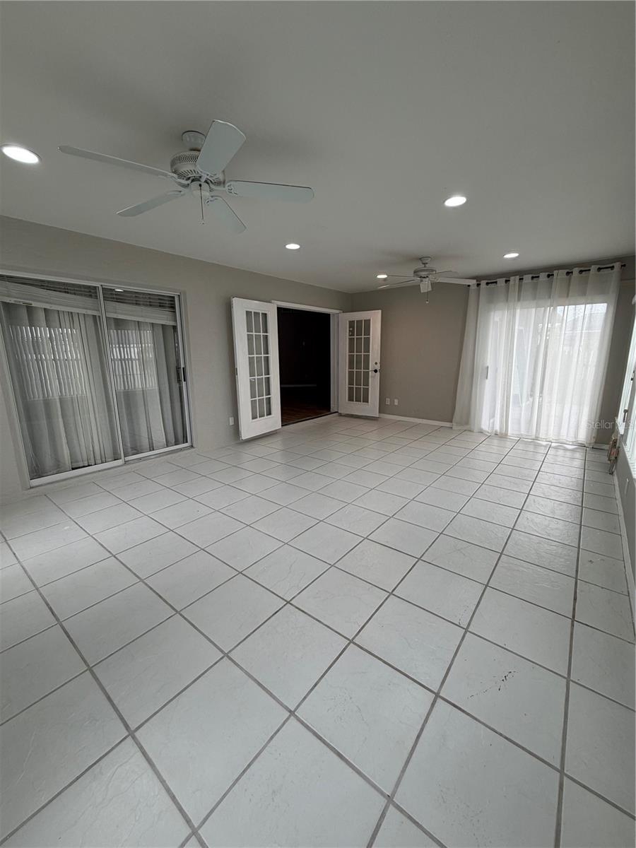 Florida Room - 1019 GARDENIA ST, SEBASTIAN