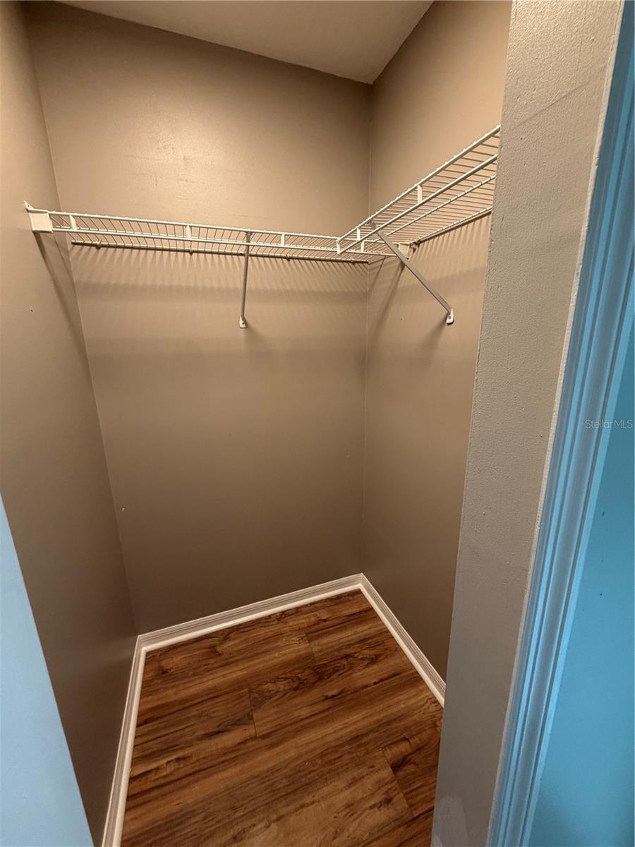His Closet - 1019 GARDENIA ST, SEBASTIAN