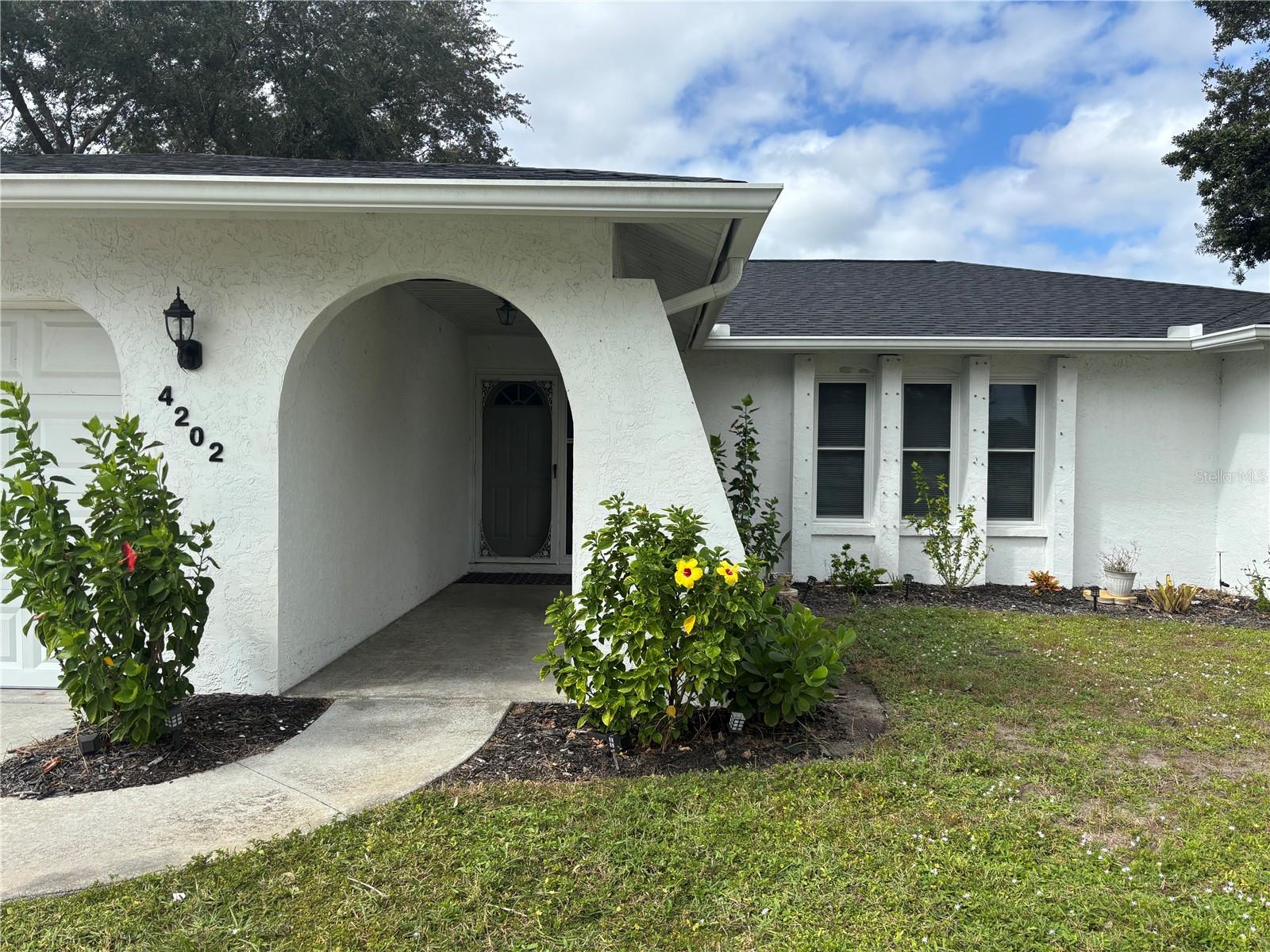 Single Family Residence at 4202 PASADENA CIR, SARASOTA, photo 2 of 7