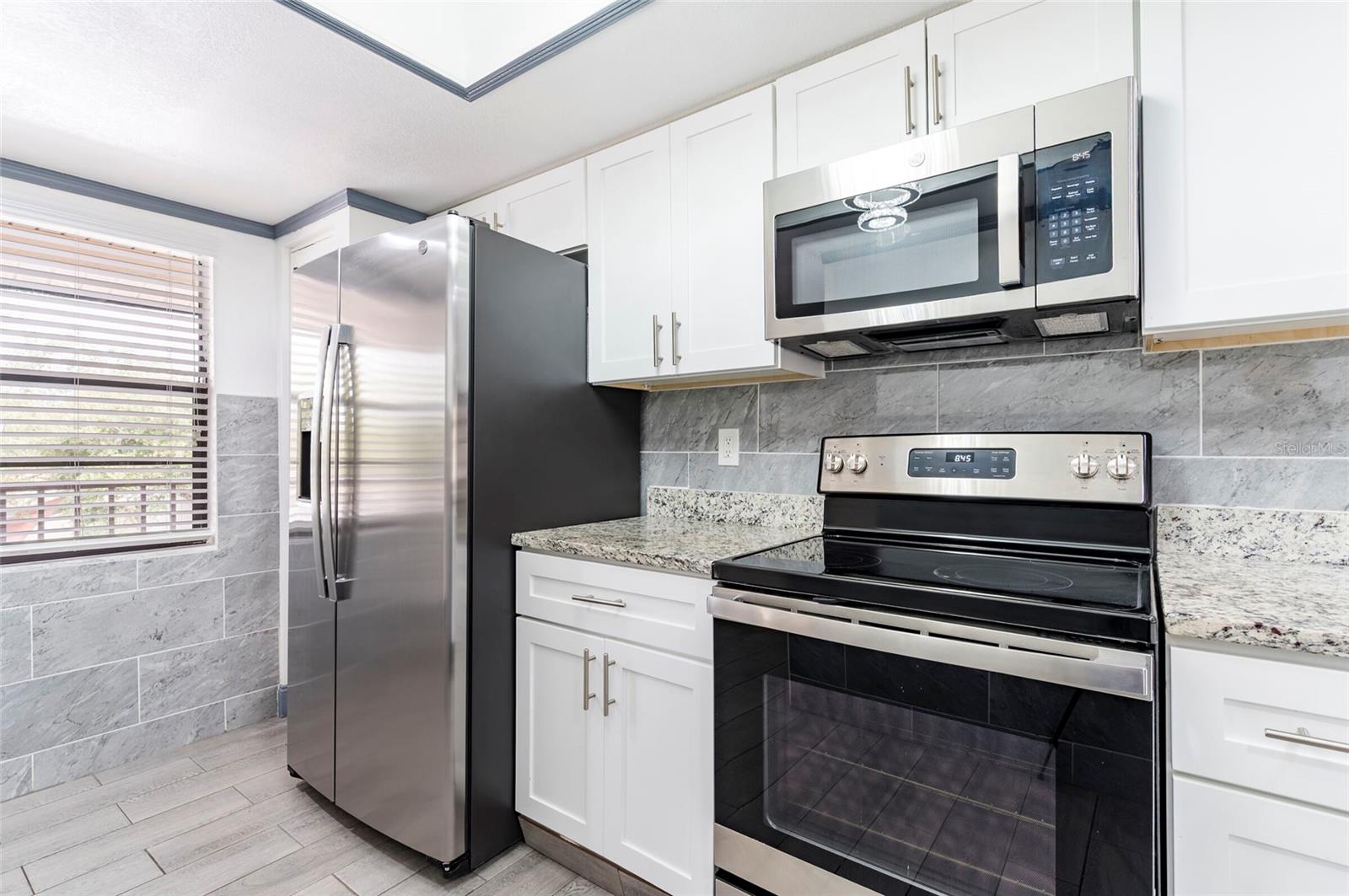 Condominium at 2275 62ND AVE N #5202, ST PETERSBURG, photo 9 of 27