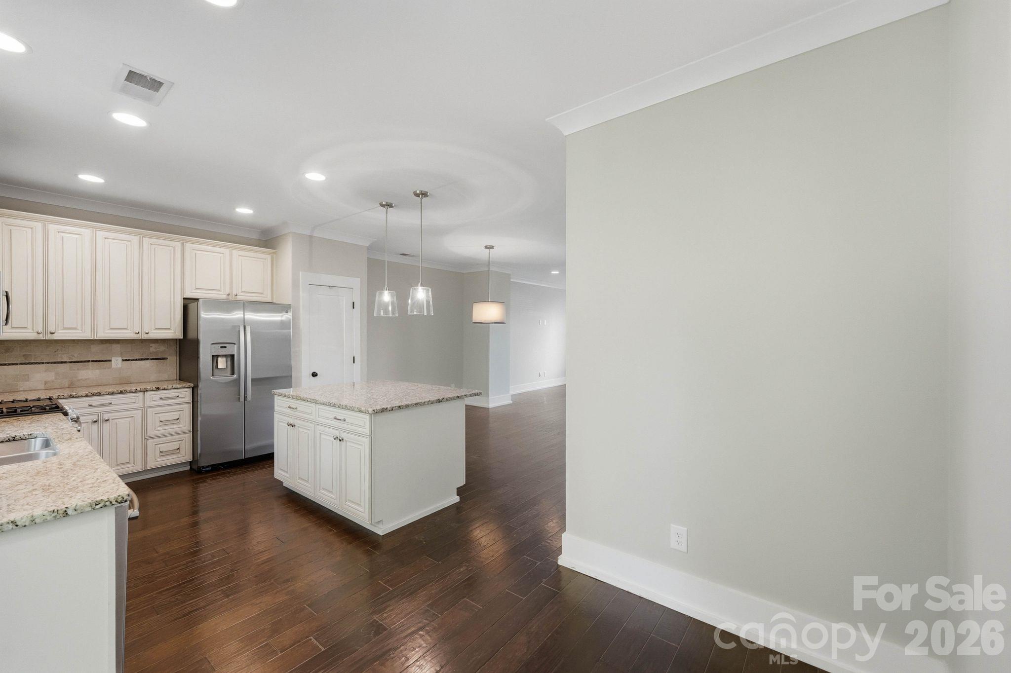 Eat-in Breakfast Area - 1644 Kenilworth Avenue, Charlotte