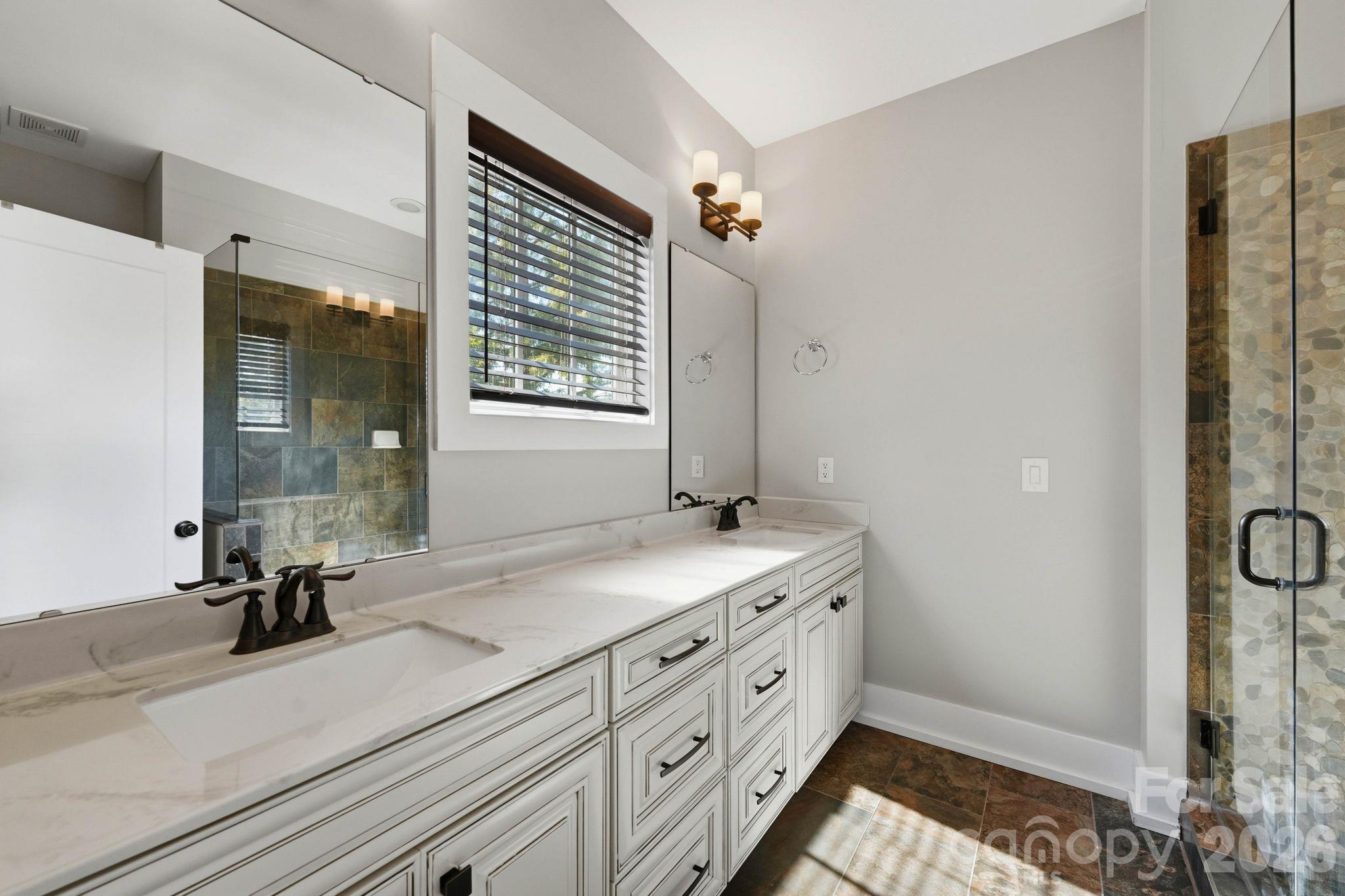 Primary Bathroom - 1644 Kenilworth Avenue, Charlotte