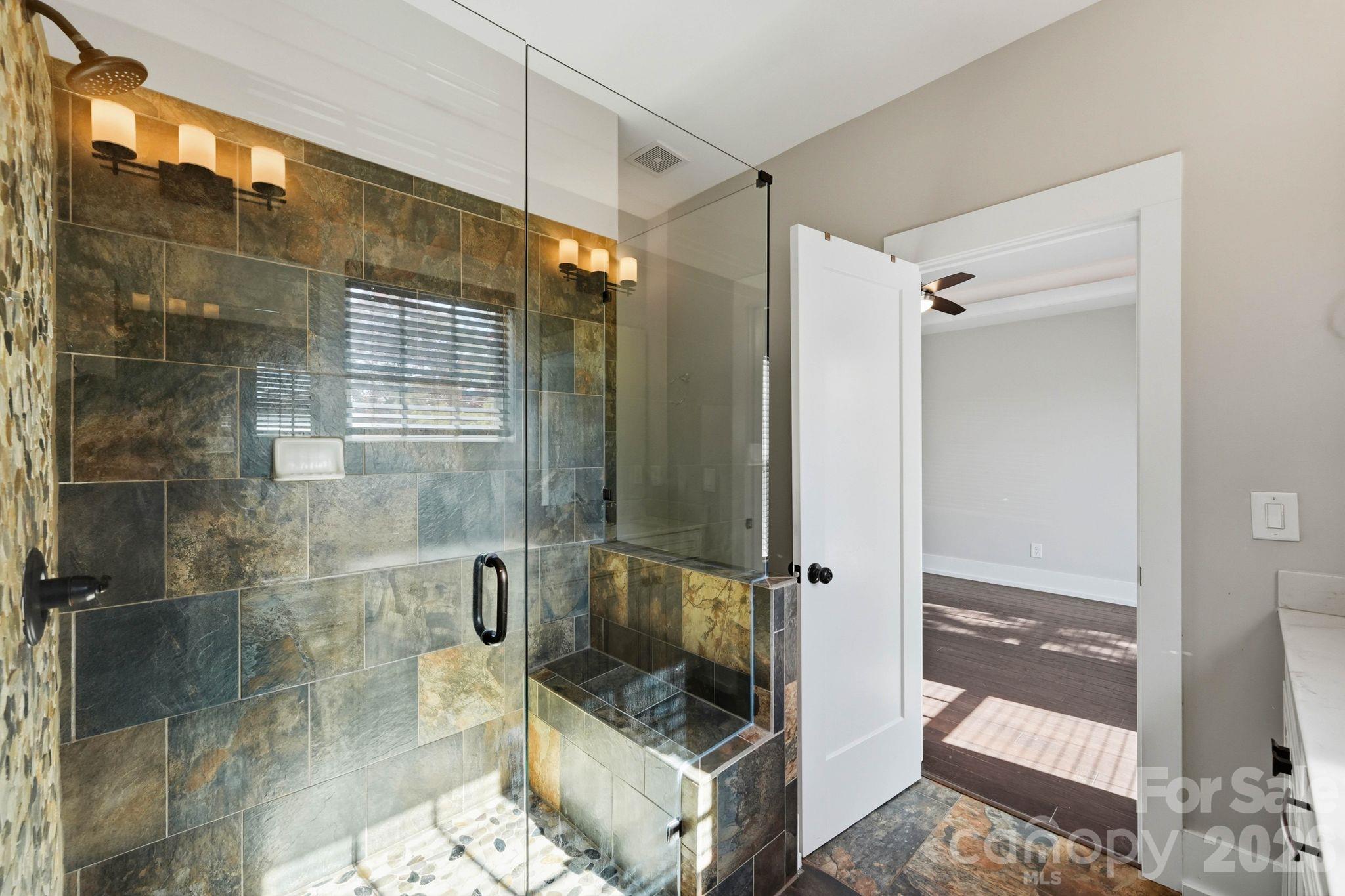 Primary Bathroom - 1644 Kenilworth Avenue, Charlotte