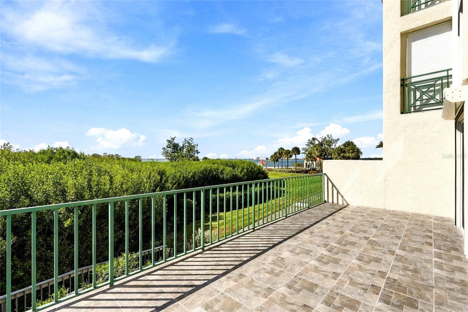 Condominium at 4780 DOLPHIN CAY LN S #102, ST PETERSBURG, photo 3 of 59