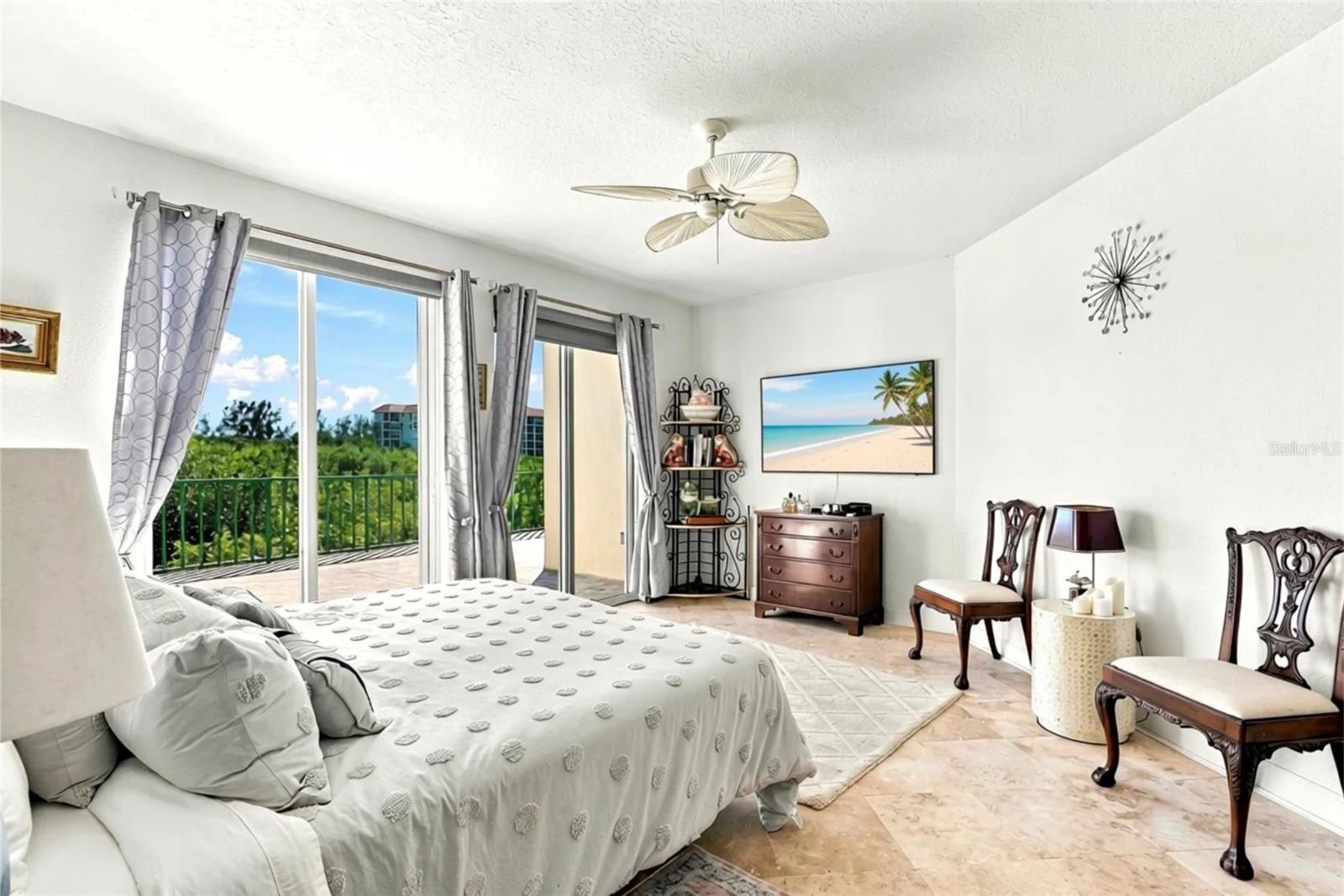 primary bedroom - 4780 DOLPHIN CAY LN S #102, ST PETERSBURG