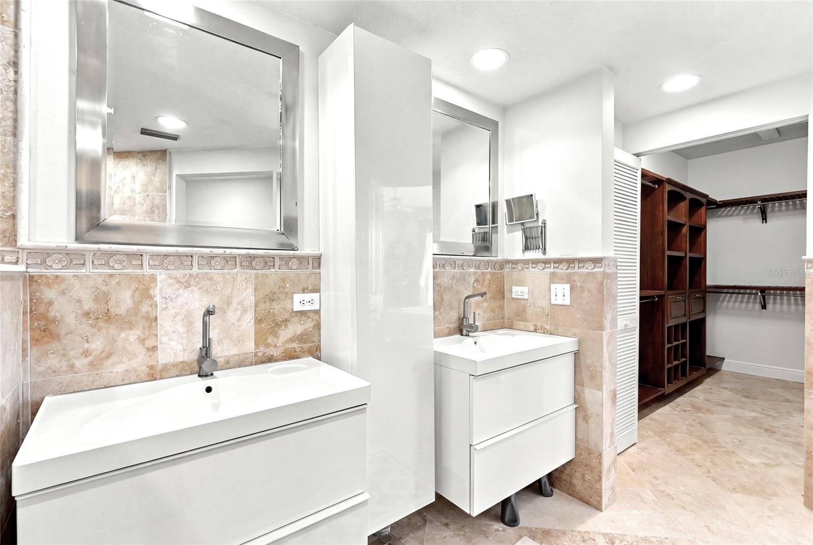 dual vanities - 4780 DOLPHIN CAY LN S #102, ST PETERSBURG