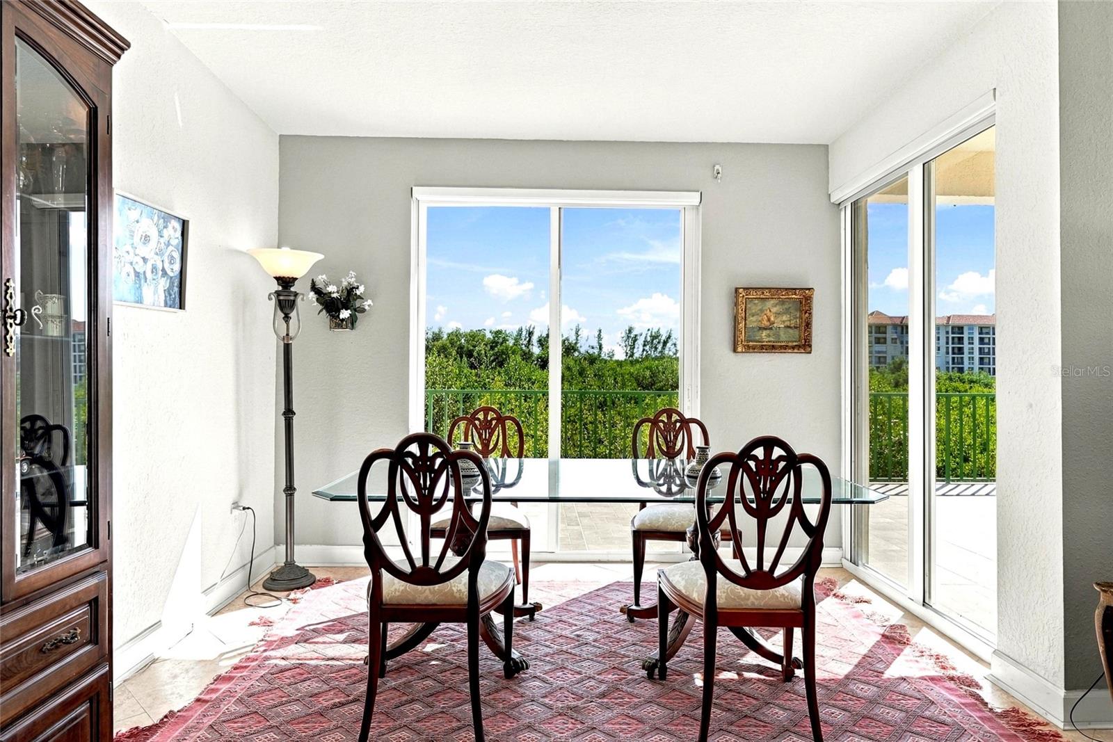 dining room - 4780 DOLPHIN CAY LN S #102, ST PETERSBURG