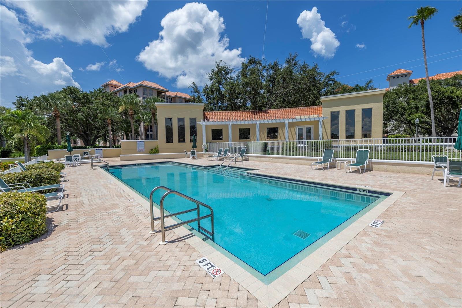 Condominium at 4780 DOLPHIN CAY LN S #102, ST PETERSBURG, photo 50 of 59