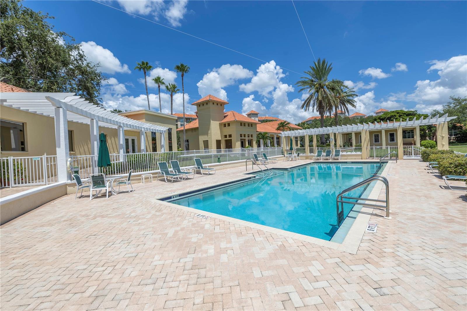 Condominium at 4780 DOLPHIN CAY LN S #102, ST PETERSBURG, photo 53 of 59