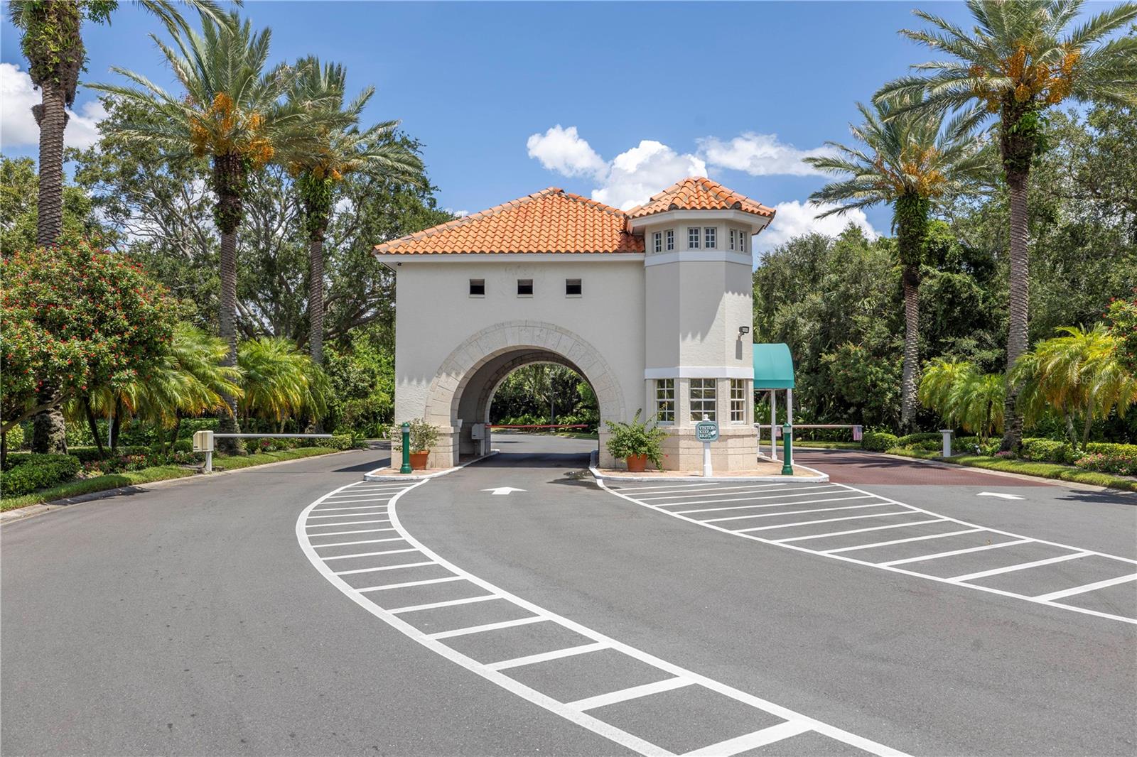Condominium at 4780 DOLPHIN CAY LN S #102, ST PETERSBURG, photo 58 of 59