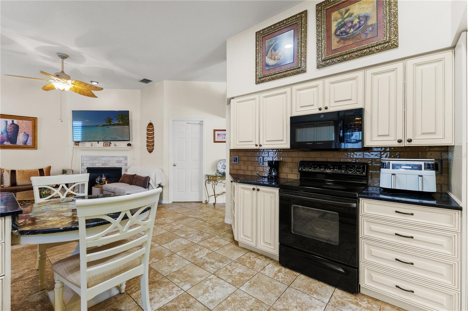 Single Family Residence at 17725 NATHANS DR, TAMPA, photo 16 of 58