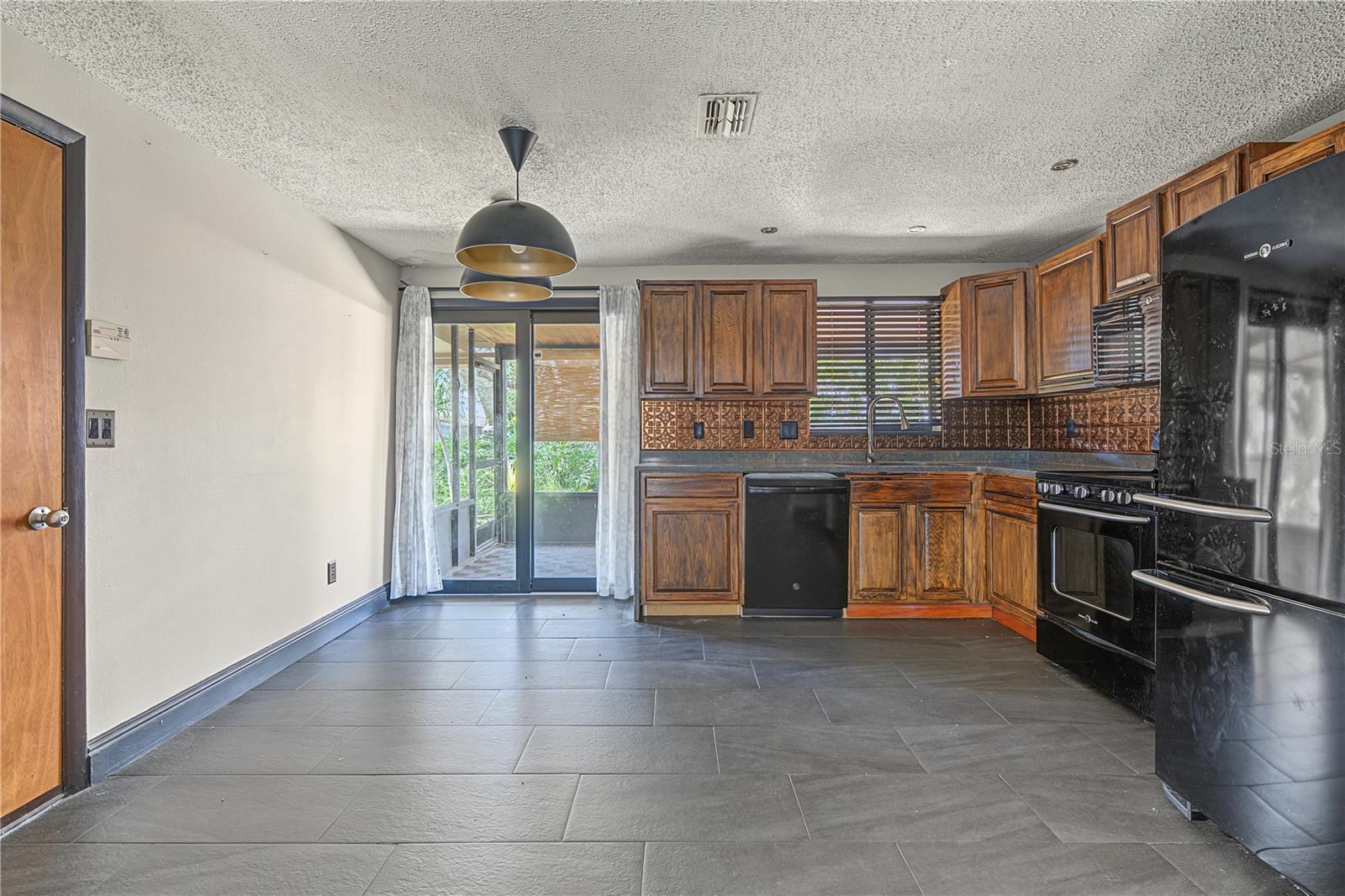 Single Family Residence at 608 TIMBER BAY CIR E, OLDSMAR, photo 7 of 36