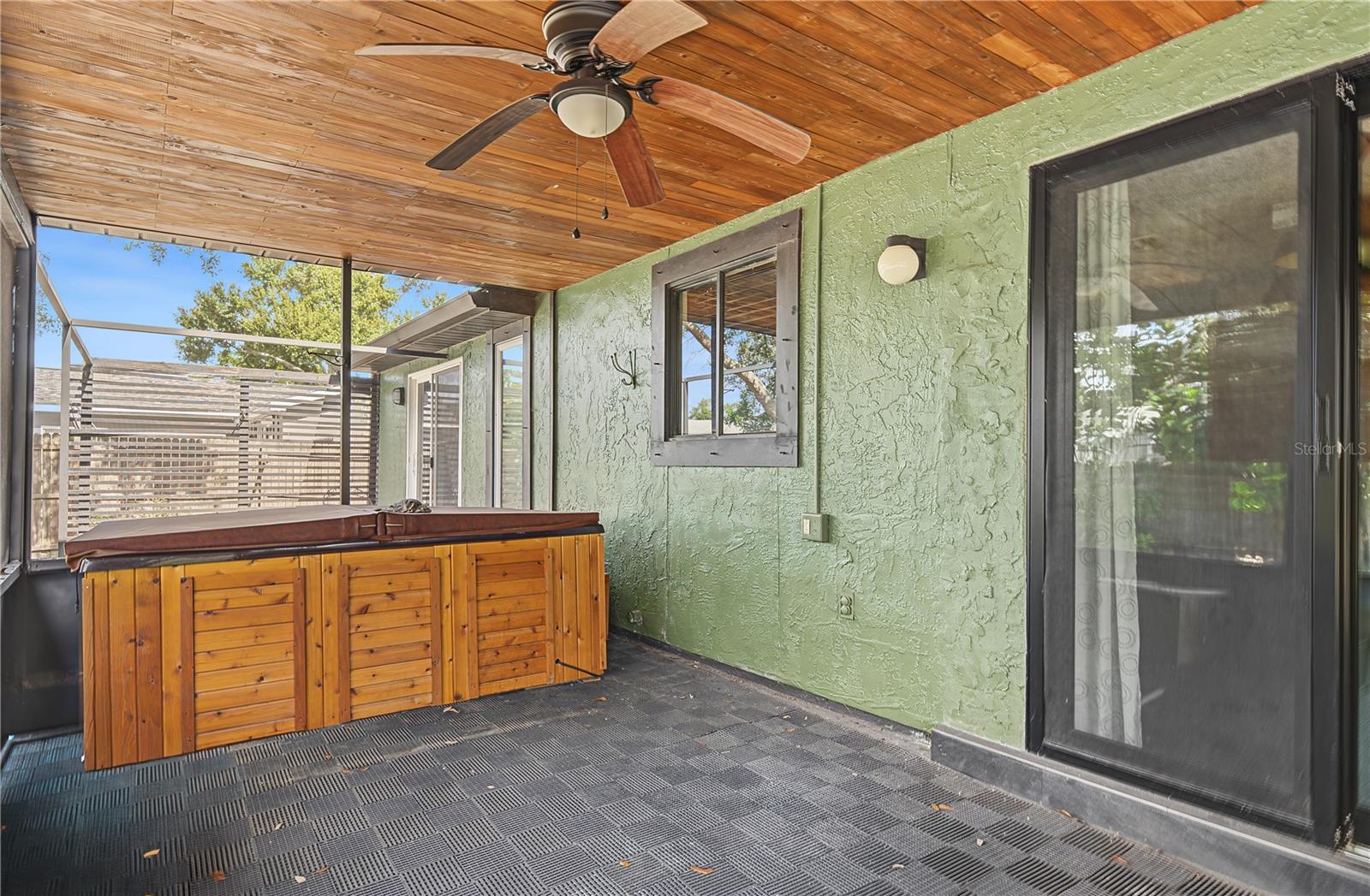 Single Family Residence at 608 TIMBER BAY CIR E, OLDSMAR, photo 22 of 36
