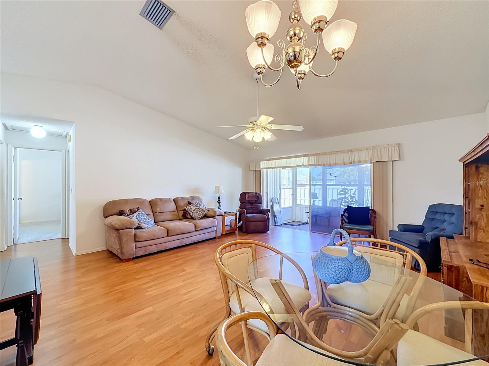 Living room dining room combo.. - 3206 42ND ST W #NA, BRADENTON