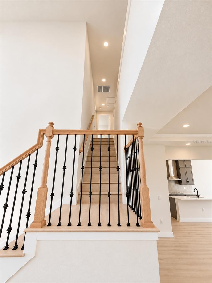 Stairs - 4611 HICKORY OAK DR, BROOKSVILLE
