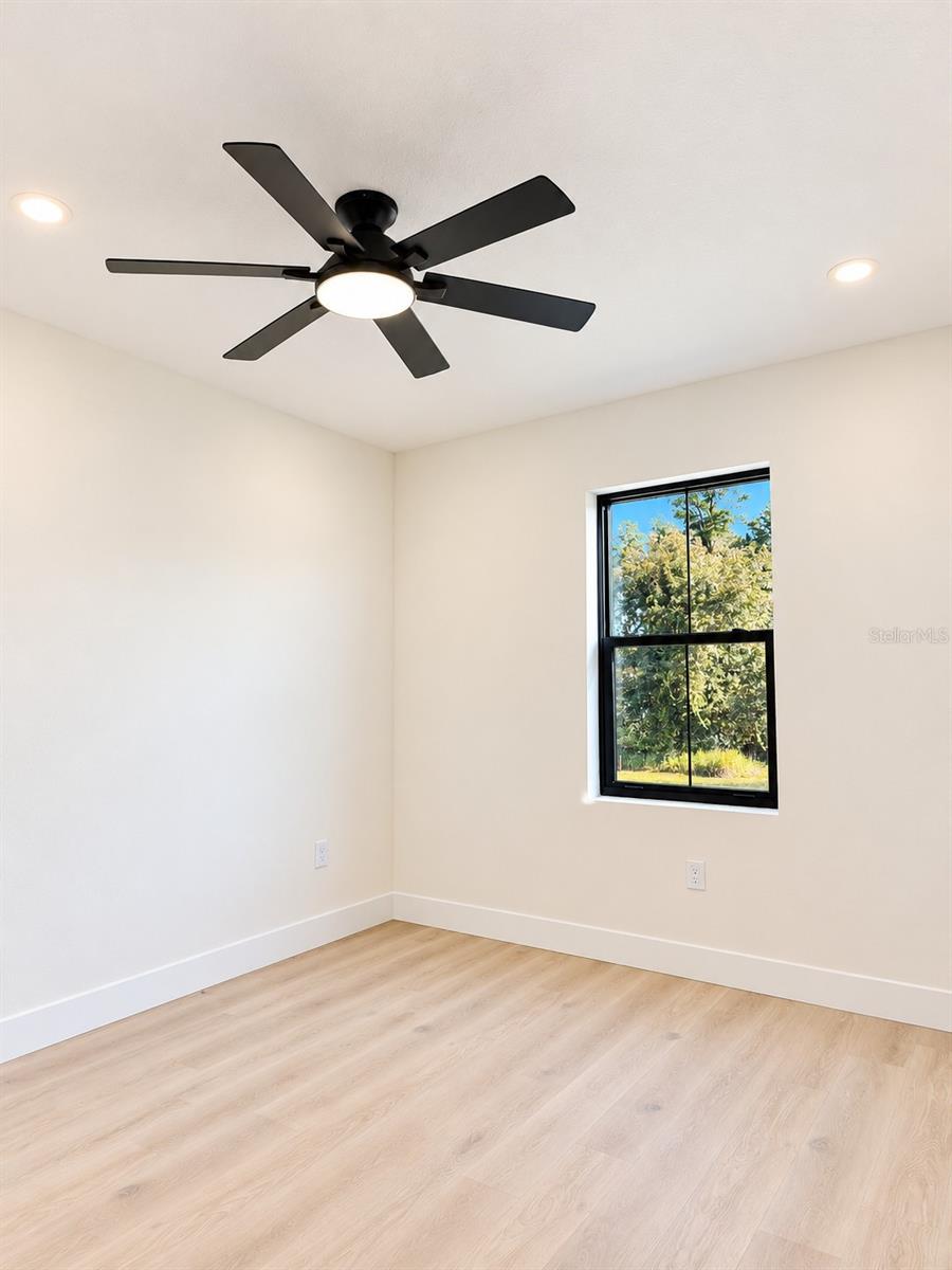 Room 3 - 4611 HICKORY OAK DR, BROOKSVILLE