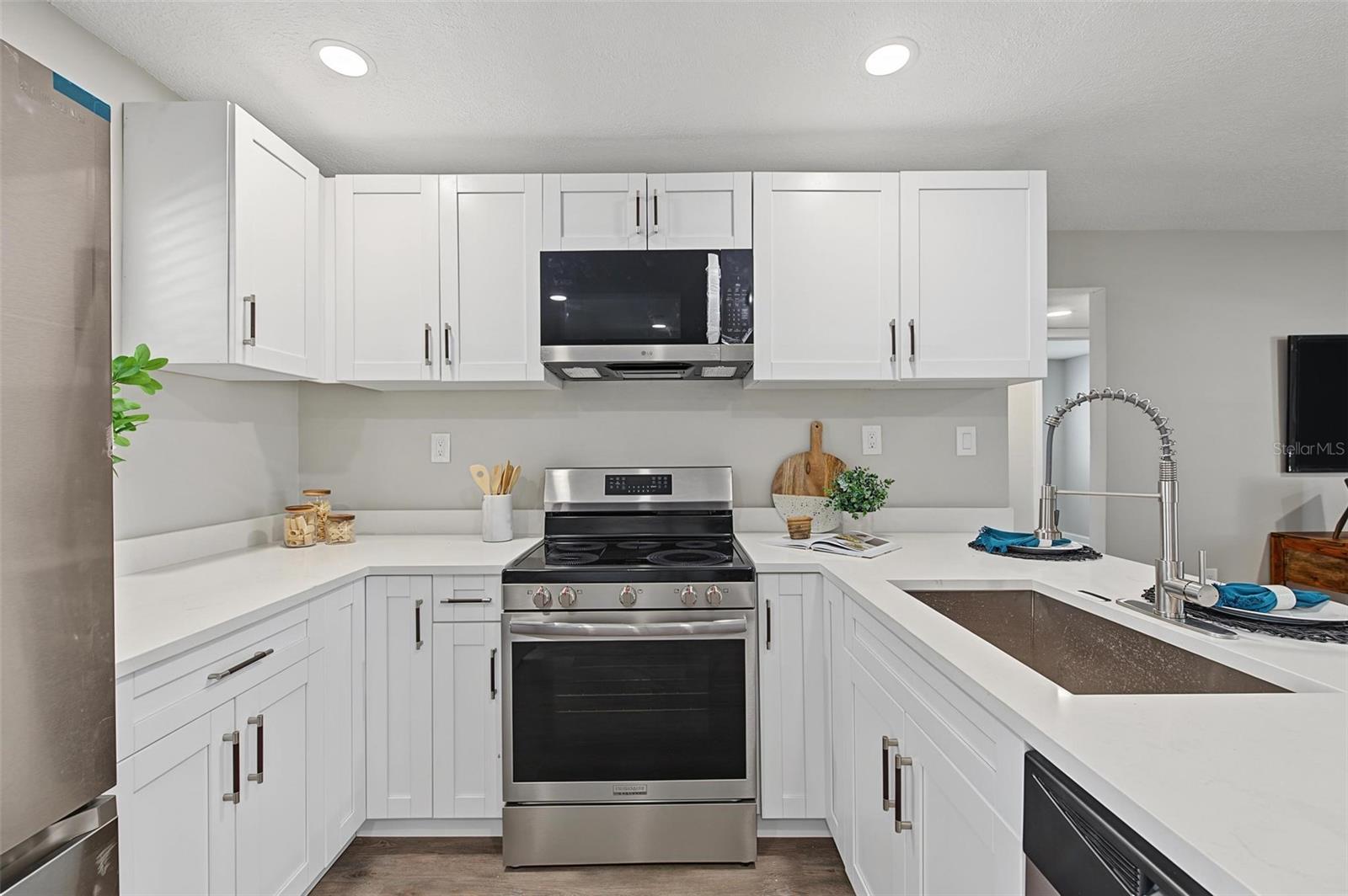 Single Family Residence at 548 FRANDOR PL, APOLLO BEACH, photo 13 of 45