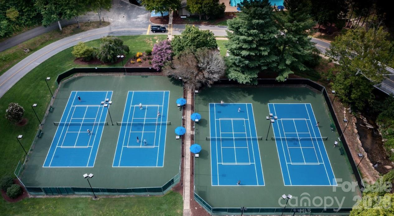 te4nnis courts - 281 Redwing Road, Lake Lure