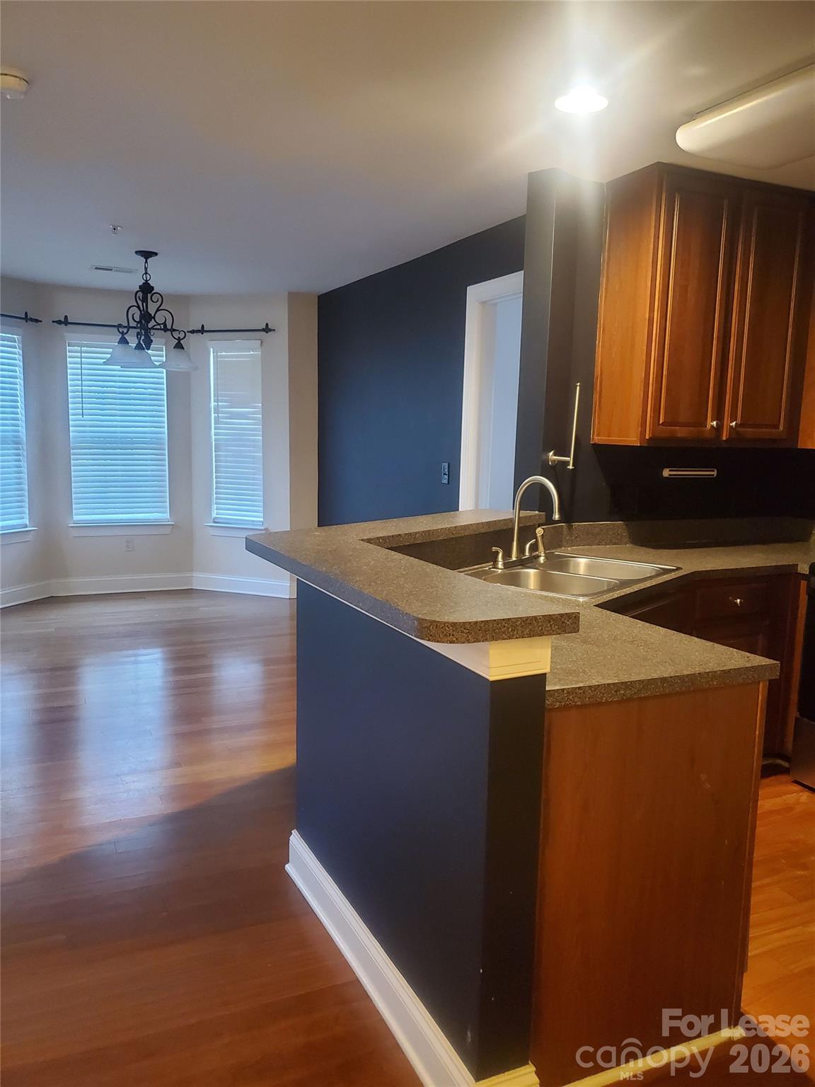 Condominium at 6365 Park Creek Drive, Charlotte, photo 4 of 13