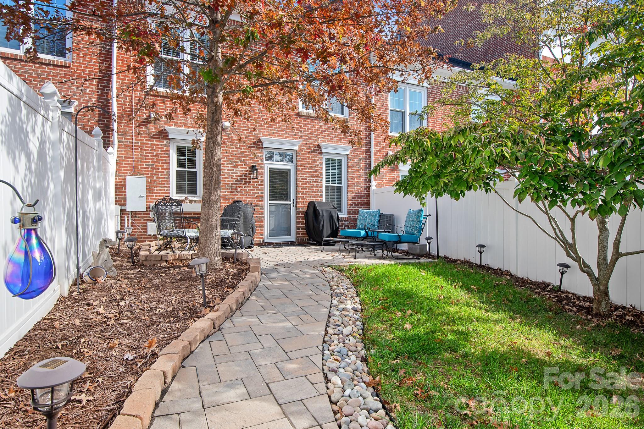Townhouse at 13835 Cinnabar Place, Huntersville, photo 3 of 27