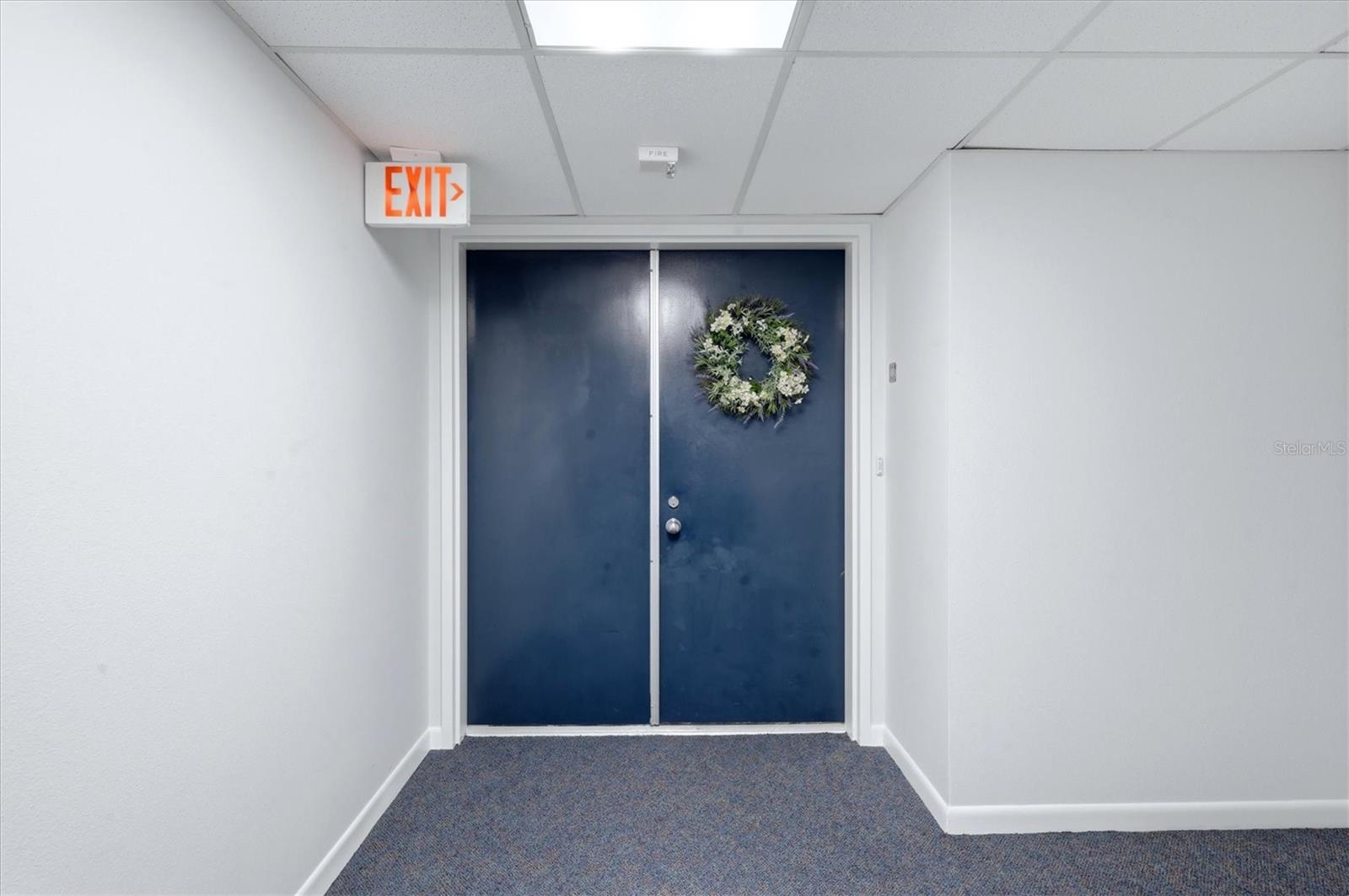 Double Front Doors from building hallway - 21405 OLEAN BLVD #434, PORT CHARLOTTE