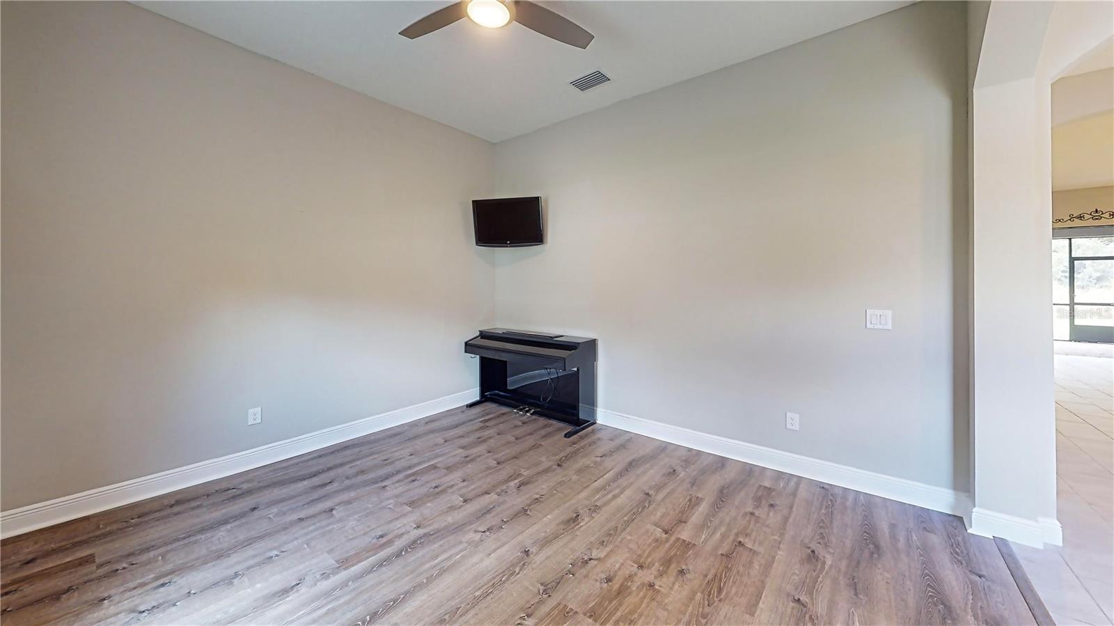 Single Family Residence at 3911 GAVIOTA DR, RUSKIN, photo 30 of 36