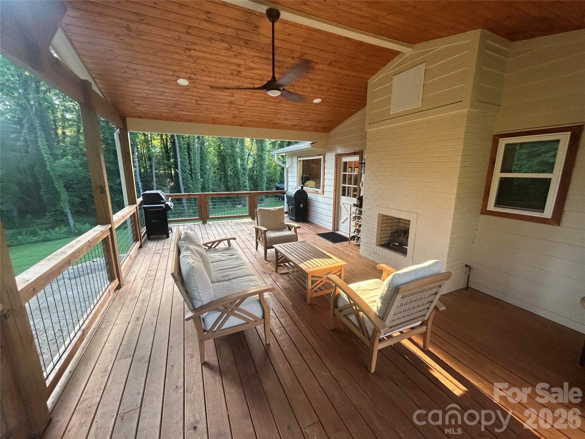 Single Family Residence at 10 Oakwood Drive, Weaverville, photo 7 of 29