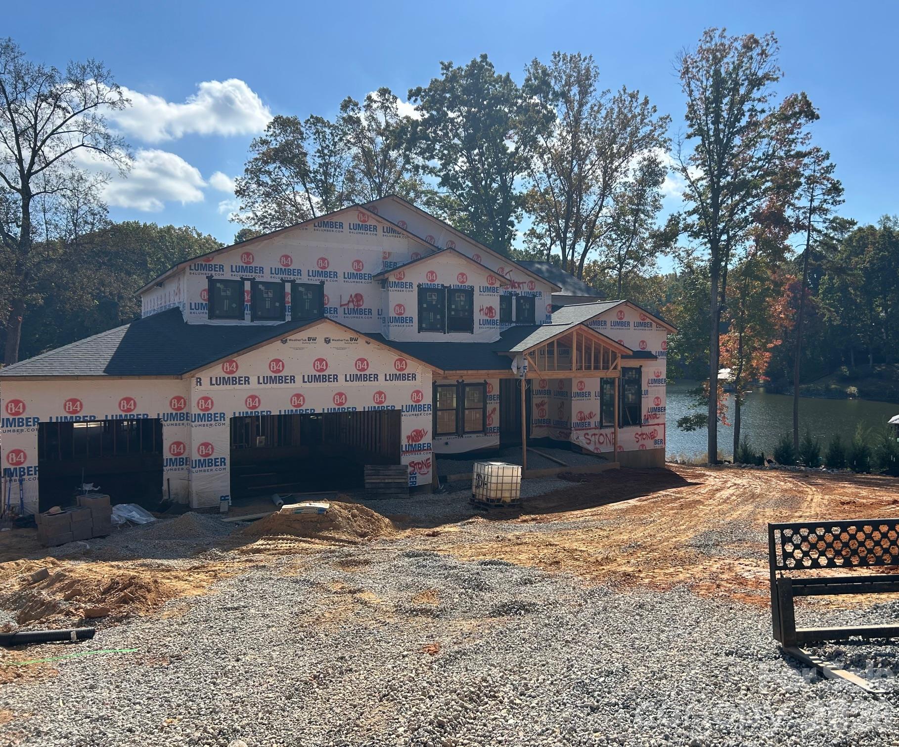 Single Family Residence at 204 Lakeview Shores Loop, Mooresville, photo 2 of 8