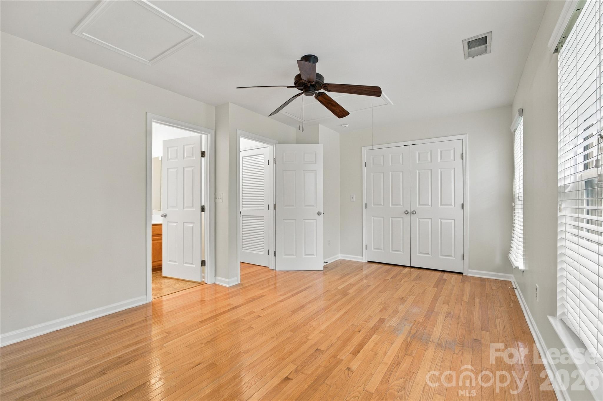 Townhouse at 261 Lincoln Street, Charlotte, photo 10 of 18