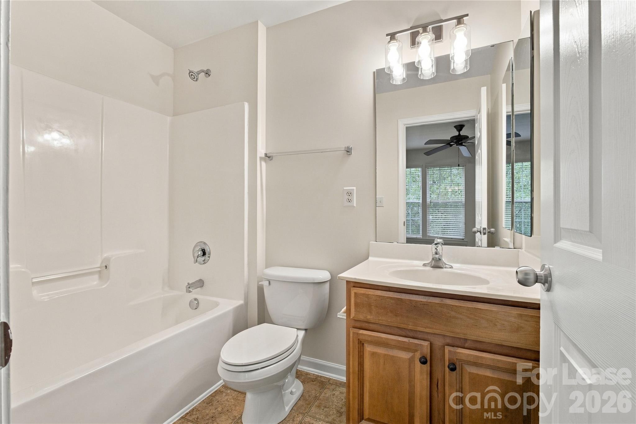 Townhouse at 261 Lincoln Street, Charlotte, photo 11 of 18