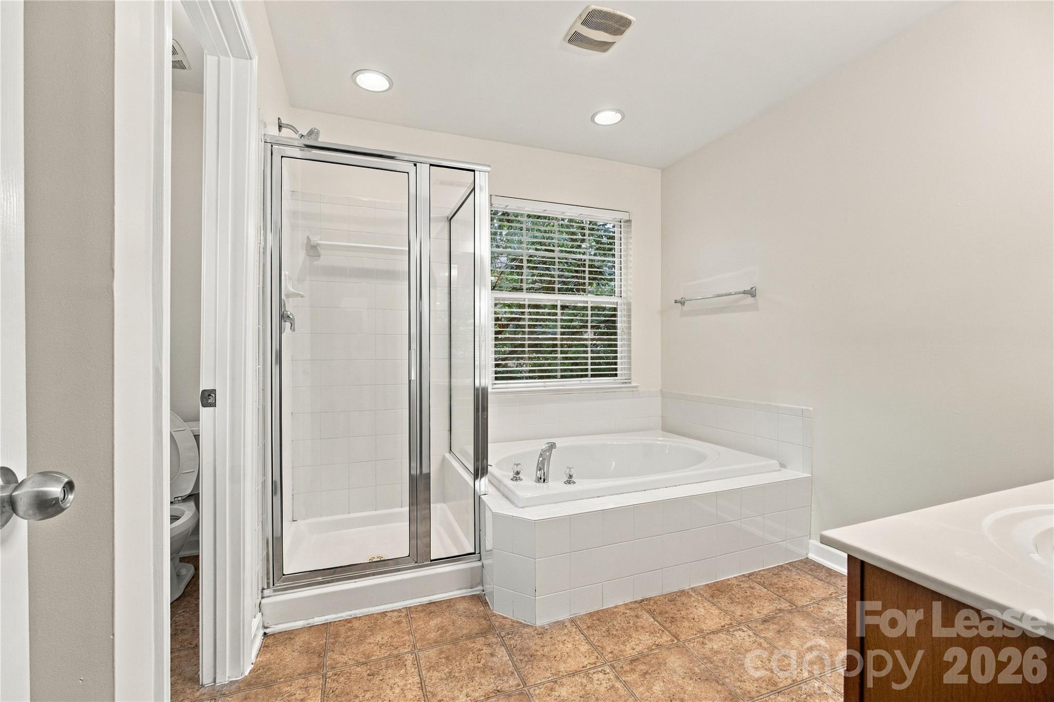 Townhouse at 261 Lincoln Street, Charlotte, photo 15 of 18