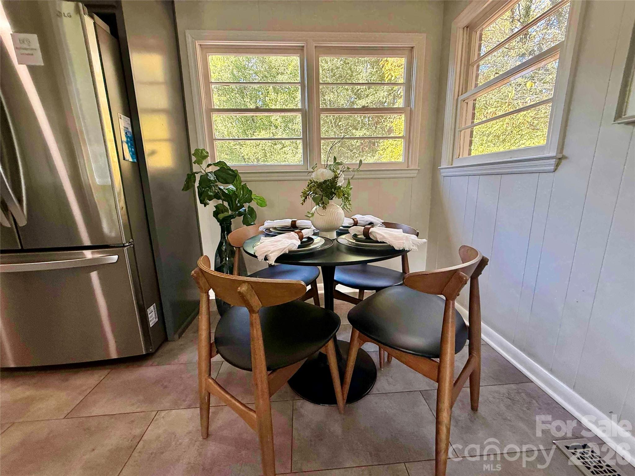 Single Family Residence at 561 Forest Way Drive, Fort Mill, photo 5 of 26