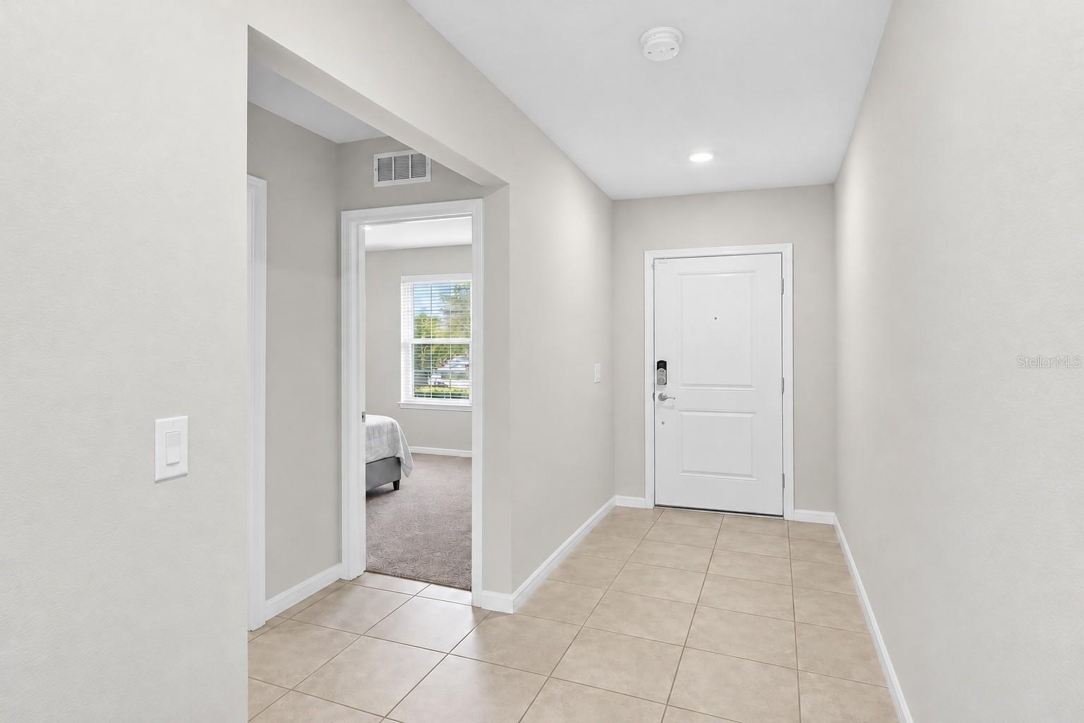 Single Family Residence at 901 GOLDEN SHINER AVE, RUSKIN, photo 4 of 30