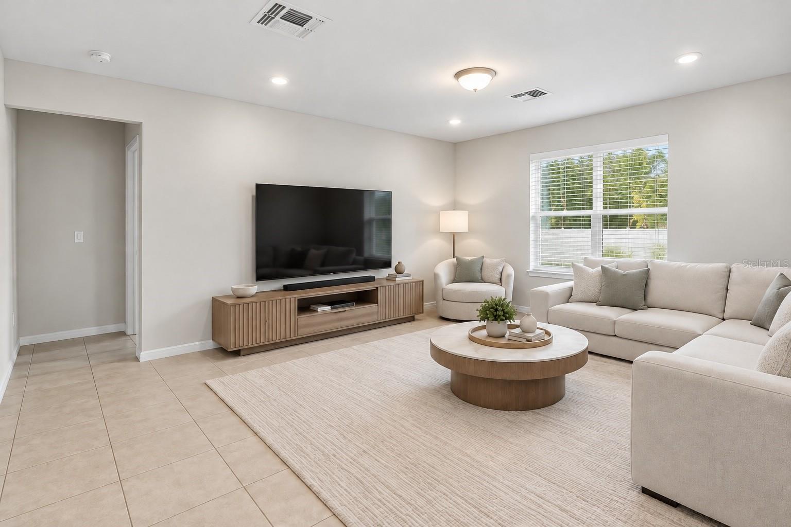 Single Family Residence at 901 GOLDEN SHINER AVE, RUSKIN, photo 6 of 30