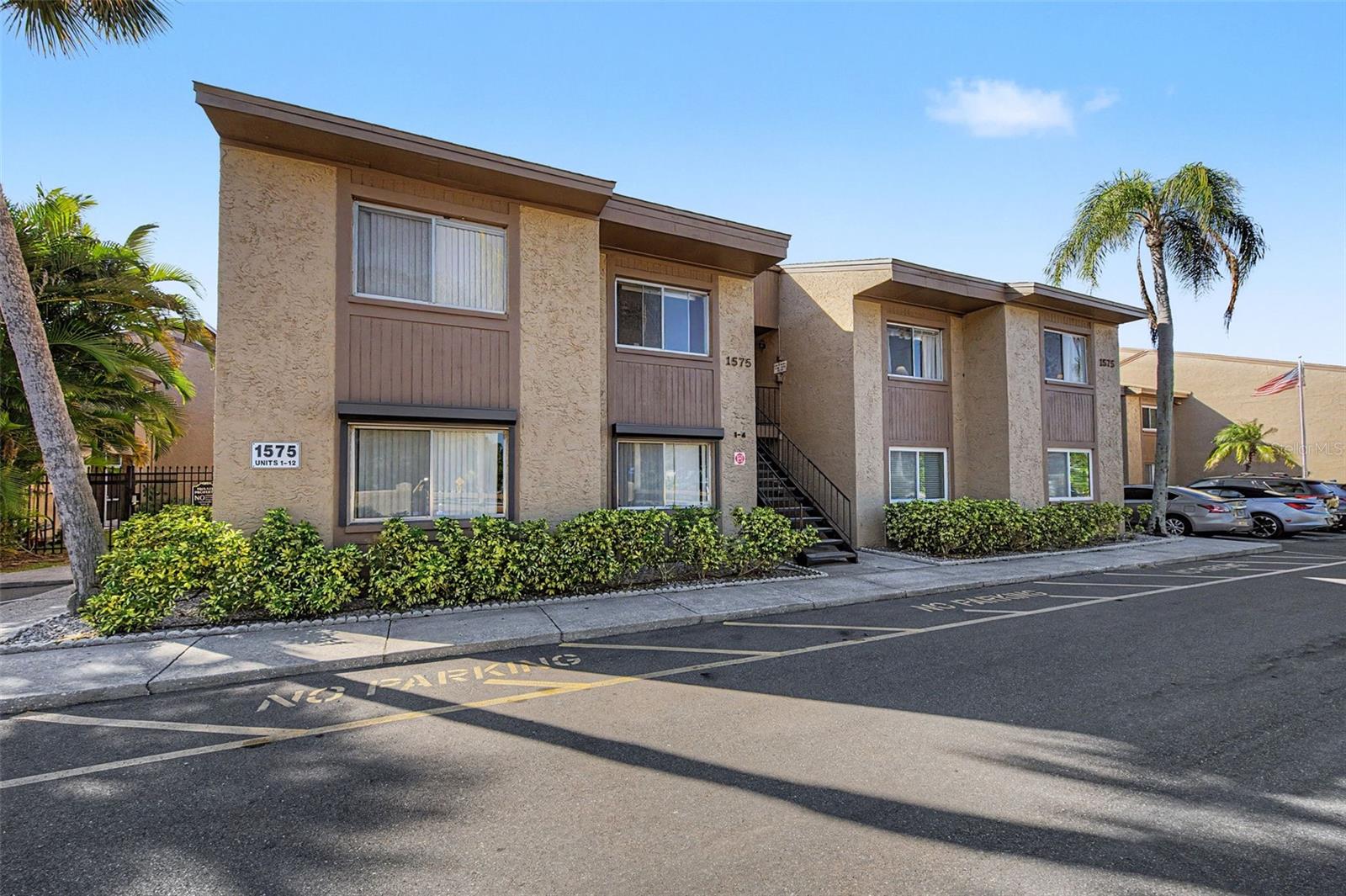 1575 GREENLEA DR #4