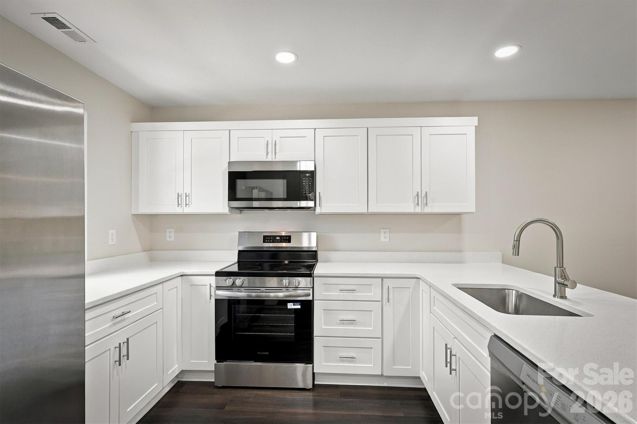 Stainless Steel Appliances - 192 Beacon Avenue, Morganton