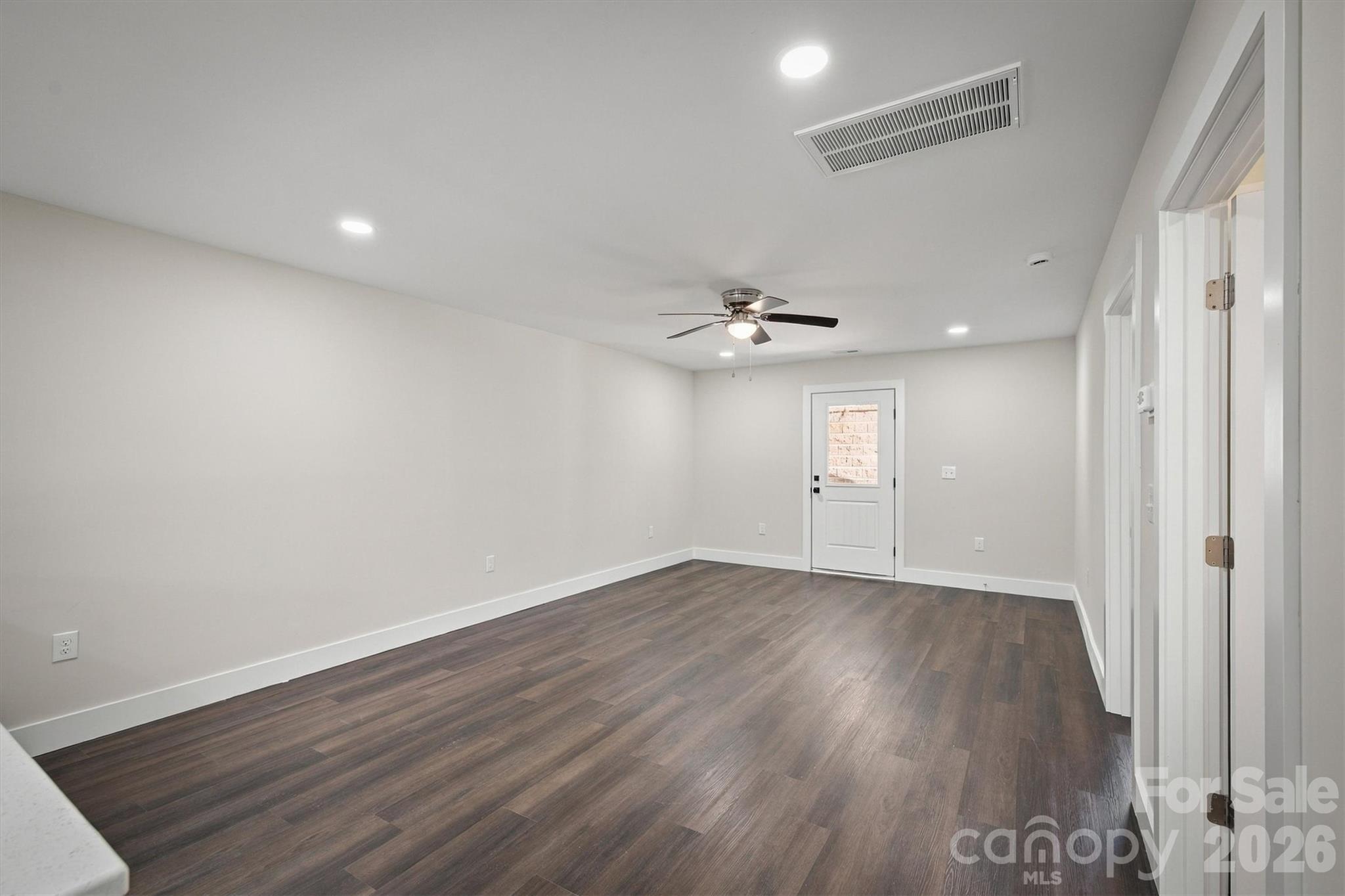 Living Room - 192 Beacon Avenue, Morganton