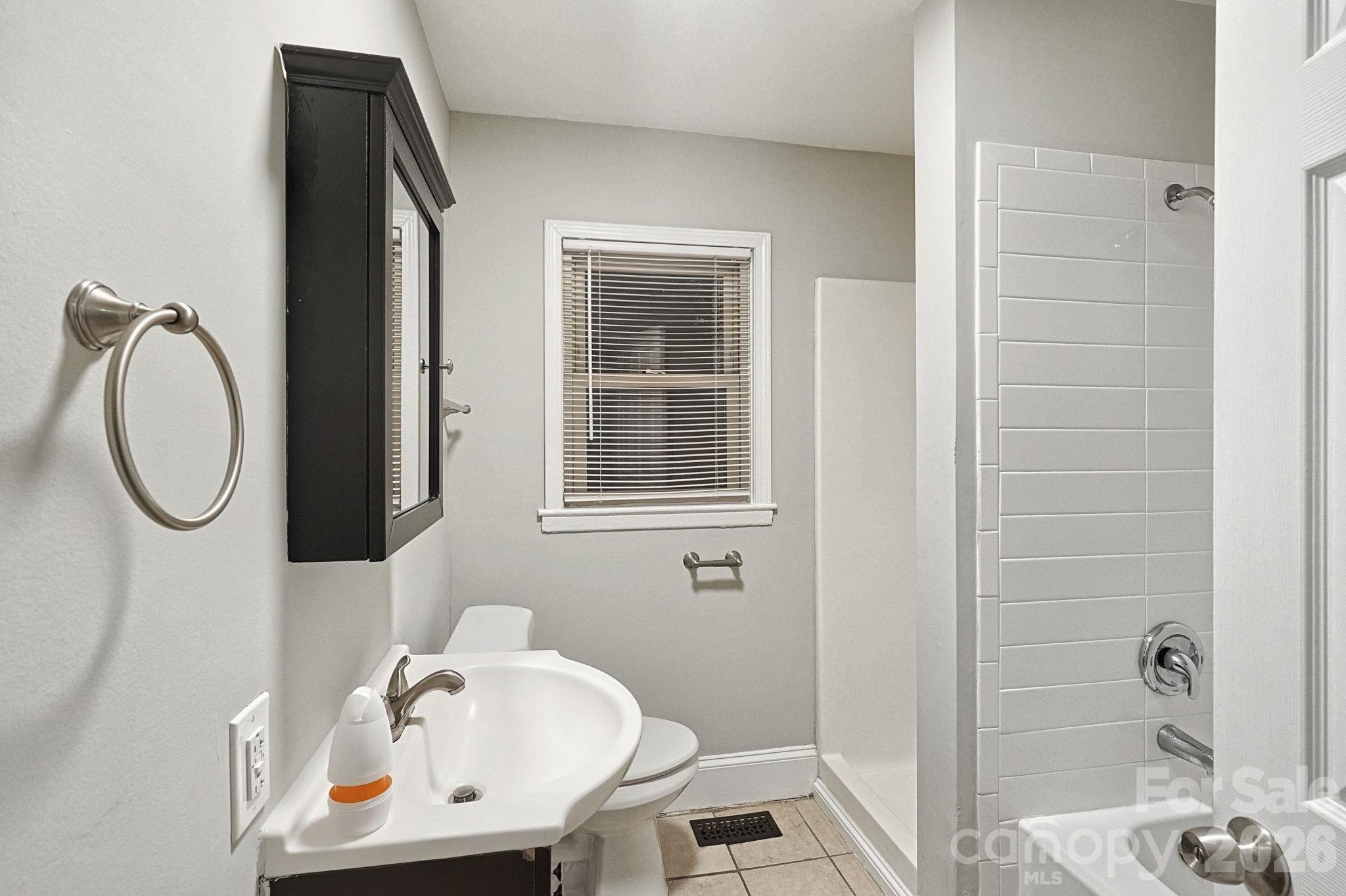 Single Family Residence at 1312 Seigle Avenue, Charlotte, photo 16 of 24