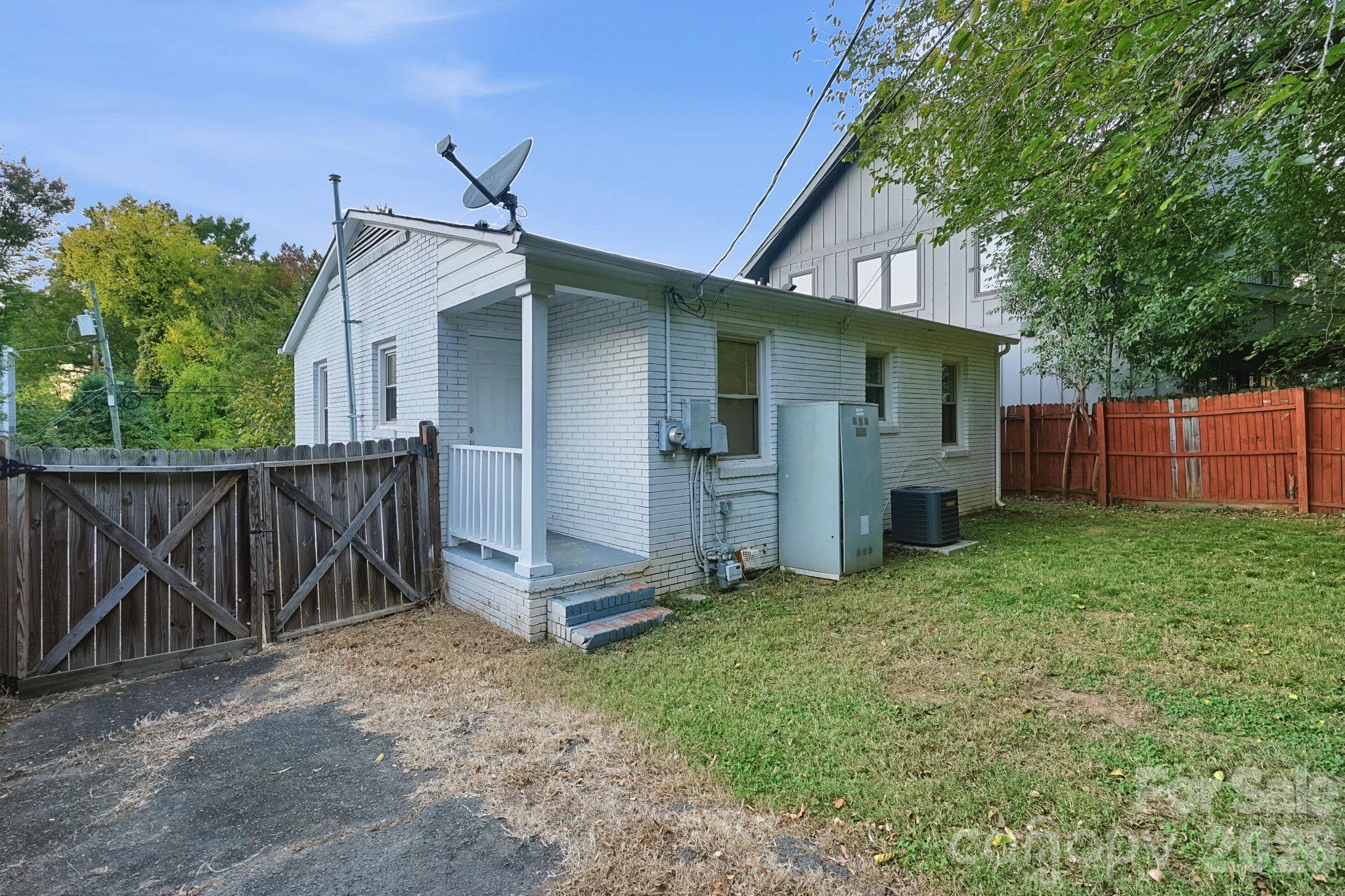 Single Family Residence at 1312 Seigle Avenue, Charlotte, photo 19 of 24