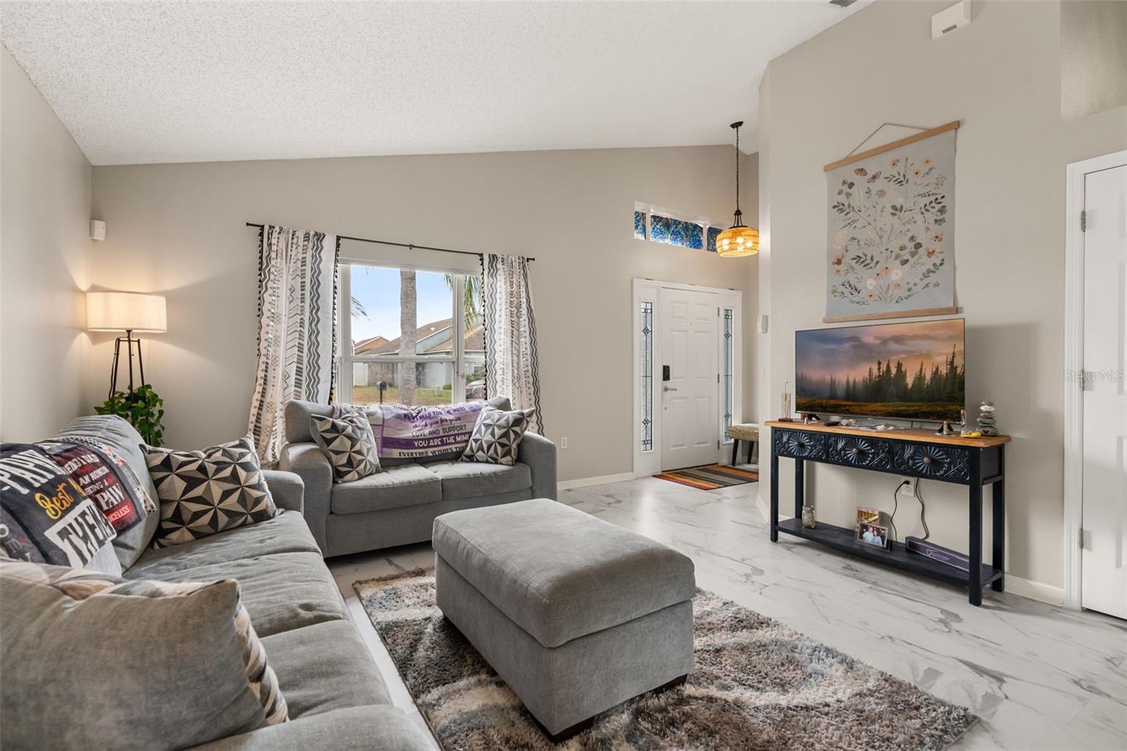 Formal living and Dining area - 551 MAJESTY DR, DAVENPORT
