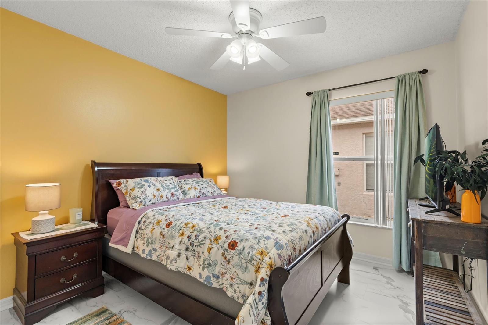 Guest room #1 - 551 MAJESTY DR, DAVENPORT