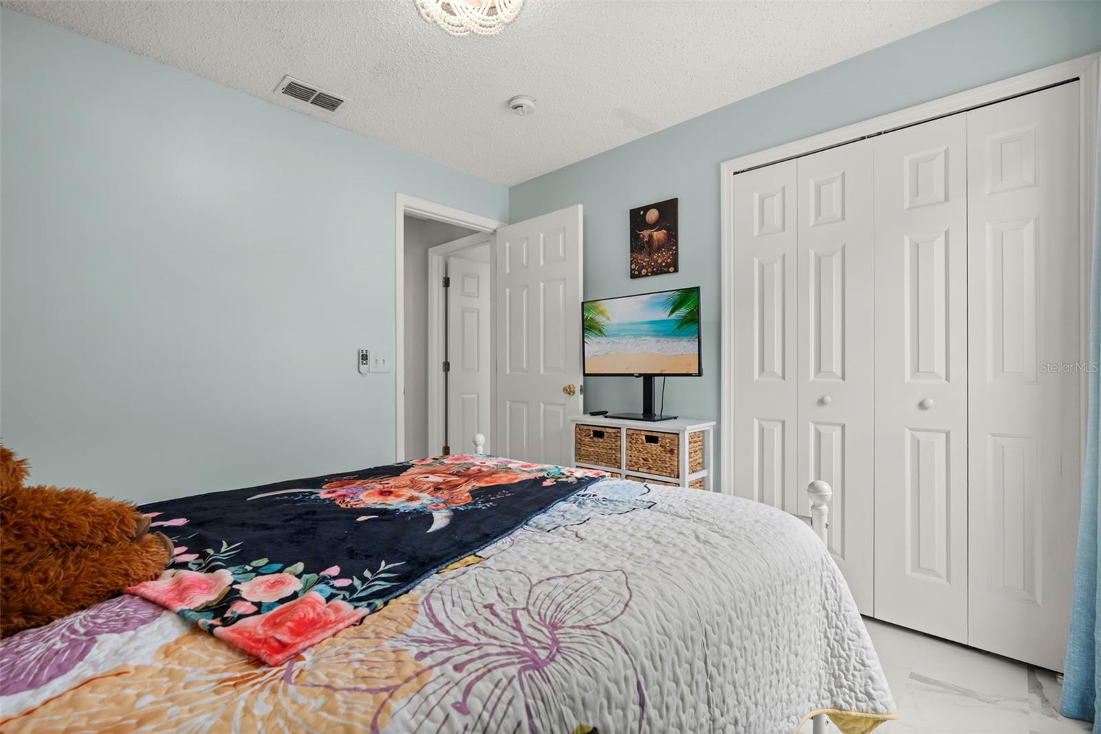 Guest room #2 - 551 MAJESTY DR, DAVENPORT
