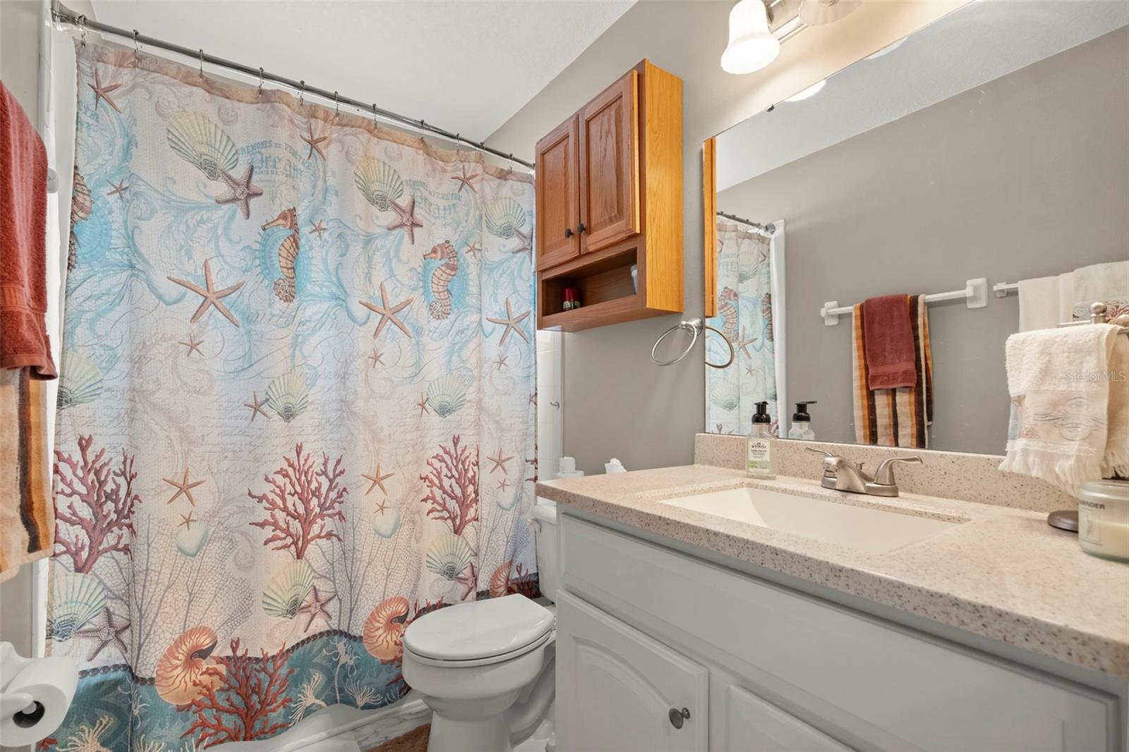 Guest Bathroom - 551 MAJESTY DR, DAVENPORT