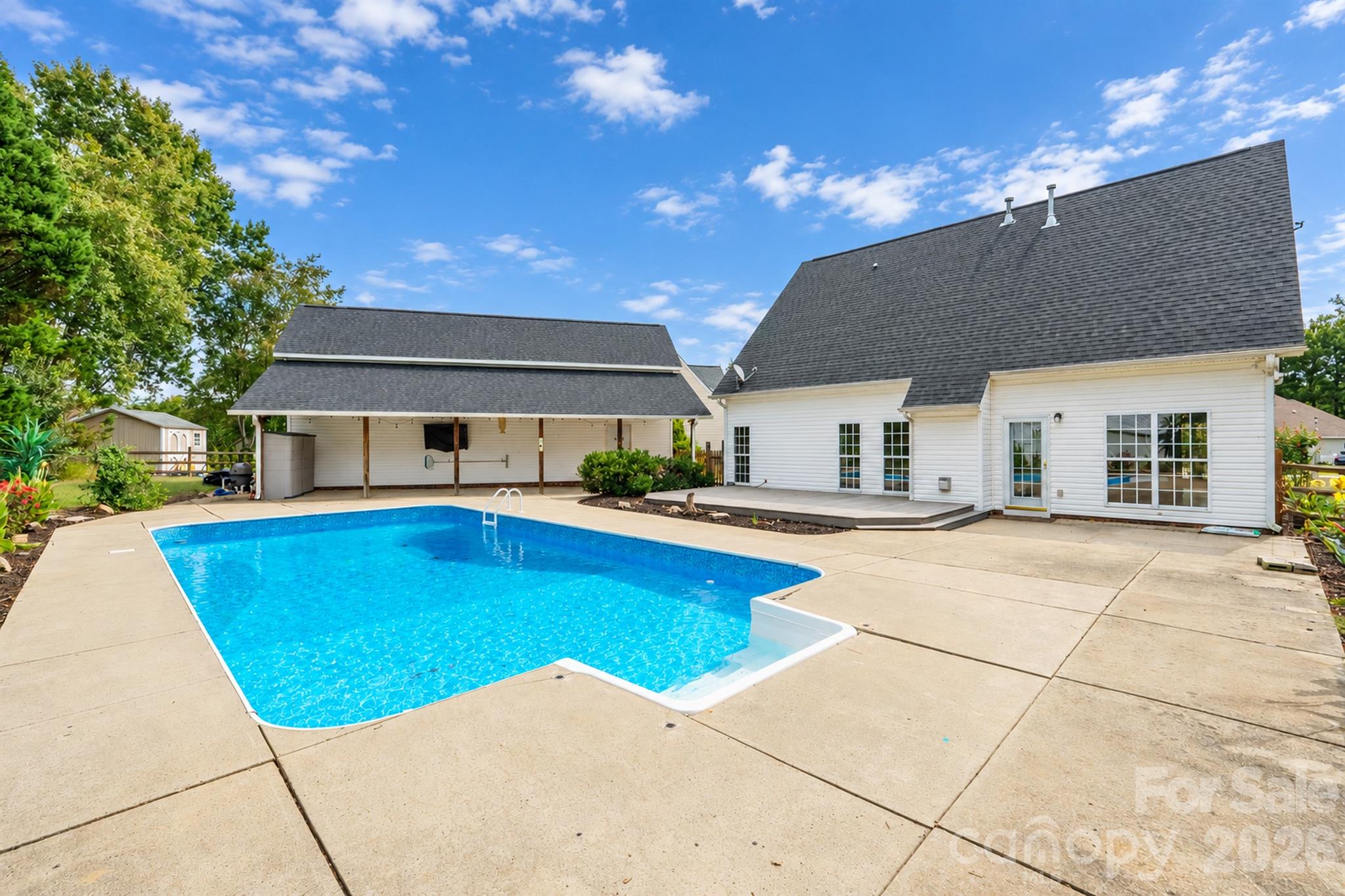 Single Family Residence at 118 Breton Court, Mooresville, photo 6 of 45