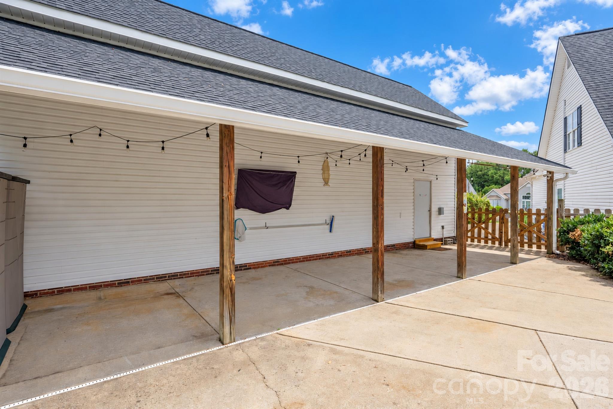 Single Family Residence at 118 Breton Court, Mooresville, photo 9 of 45